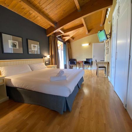 Roomrural Hotel Iru-Bide ลุมบิแยร์ ภายนอก รูปภาพ