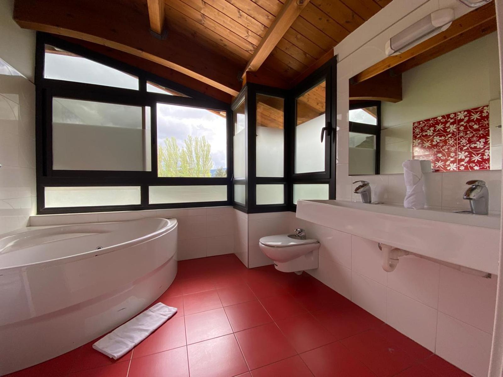 Roomrural Hotel Iru-Bide ลุมบิแยร์ ภายนอก รูปภาพ