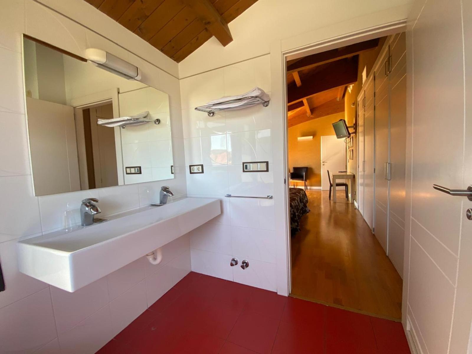 Roomrural Hotel Iru-Bide ลุมบิแยร์ ภายนอก รูปภาพ